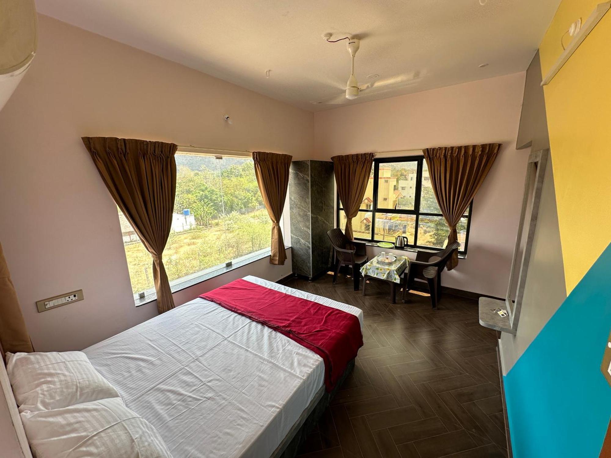 Om Lingeswaran Home Stay Tiruvannāmalai Esterno foto