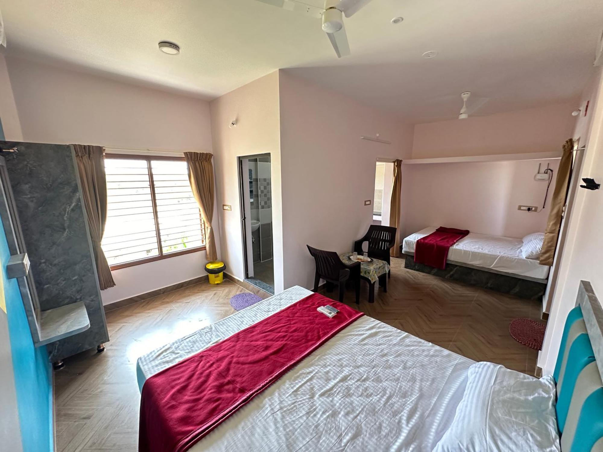 Om Lingeswaran Home Stay Tiruvannāmalai Esterno foto