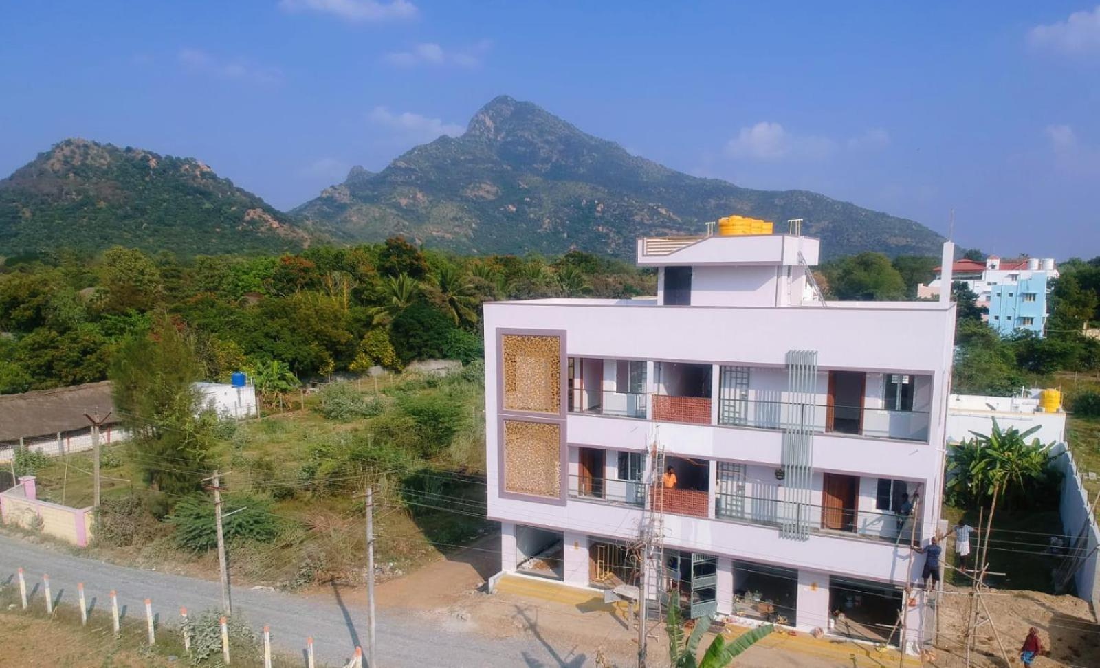 Om Lingeswaran Home Stay Tiruvannāmalai Esterno foto