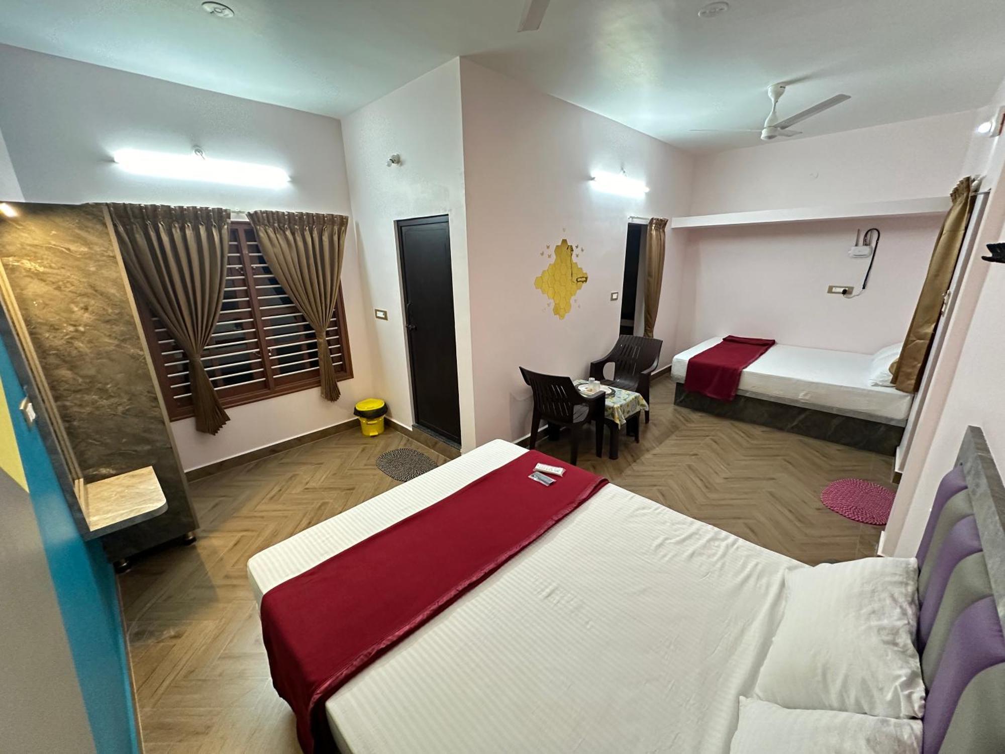 Om Lingeswaran Home Stay Tiruvannāmalai Esterno foto
