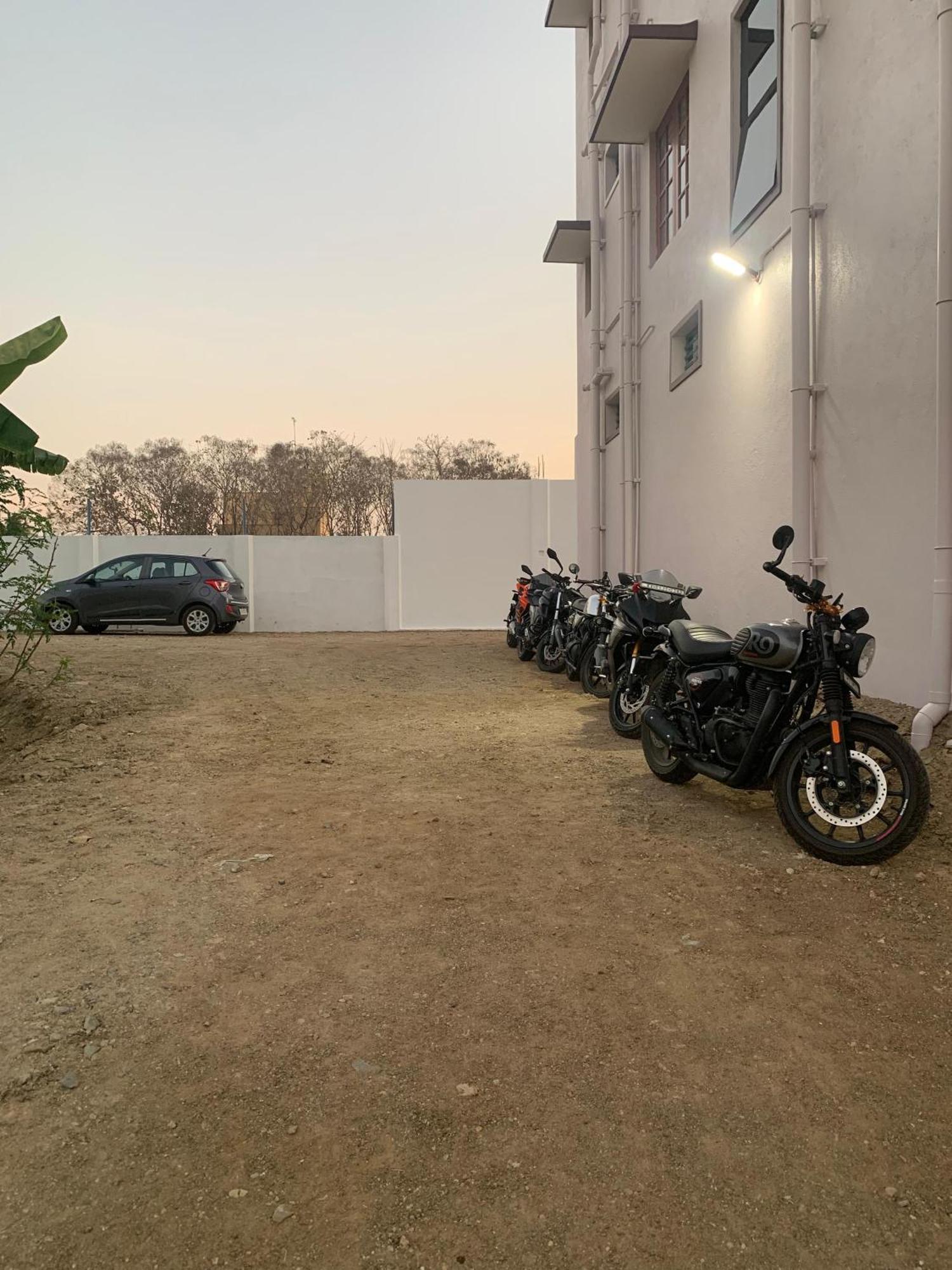 Om Lingeswaran Home Stay Tiruvannāmalai Esterno foto