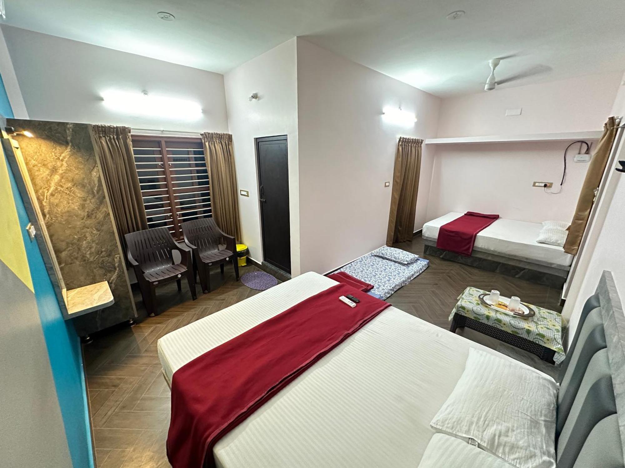 Om Lingeswaran Home Stay Tiruvannāmalai Esterno foto