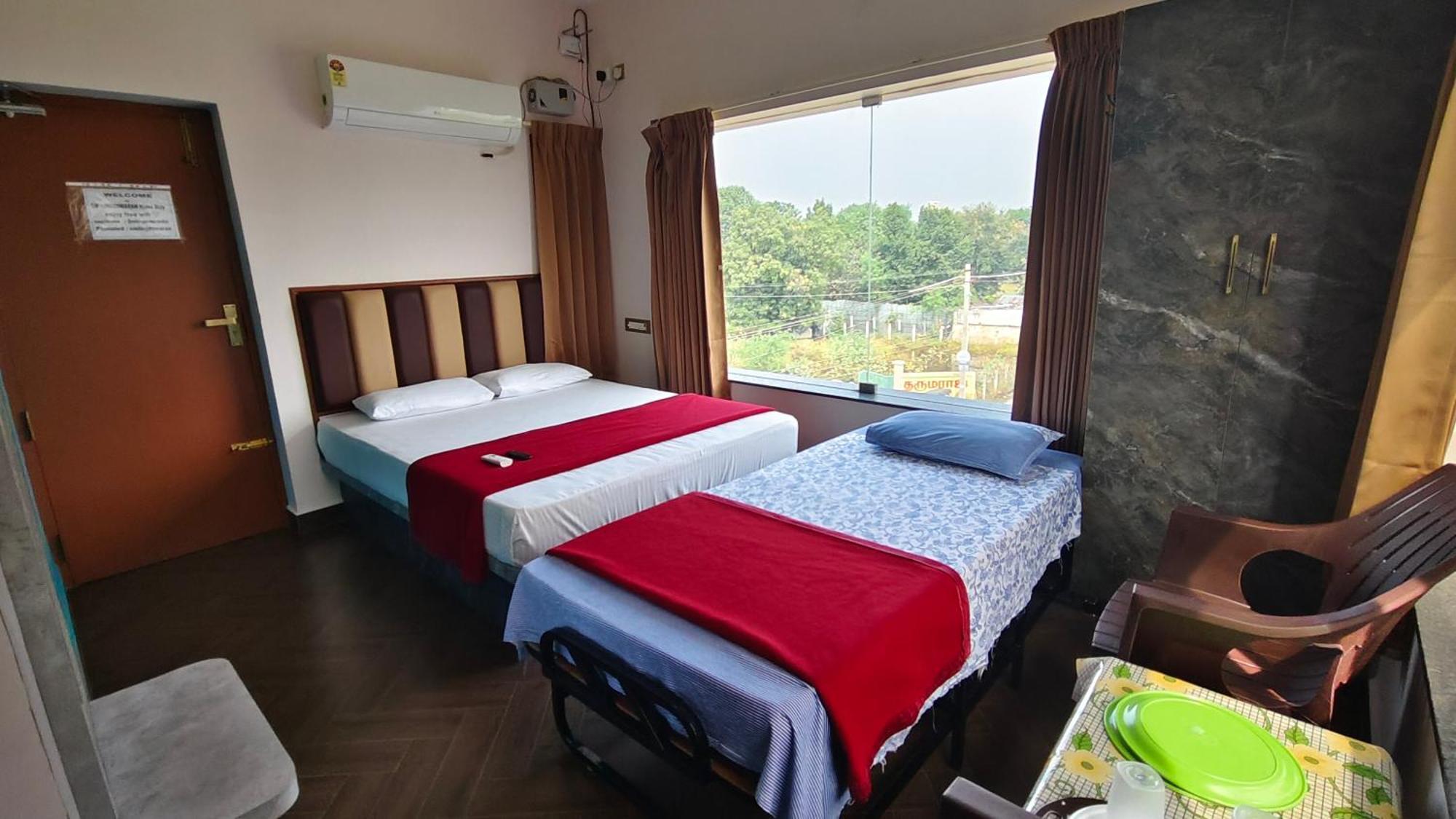 Om Lingeswaran Home Stay Tiruvannāmalai Esterno foto